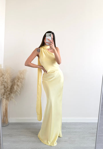 Abito effetto raso con fascia giallo