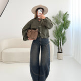 Bomber coreana scamosciato con tasche e bottoni verdone