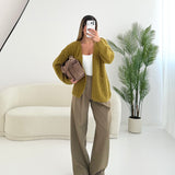 Pantalone con pinces oliva