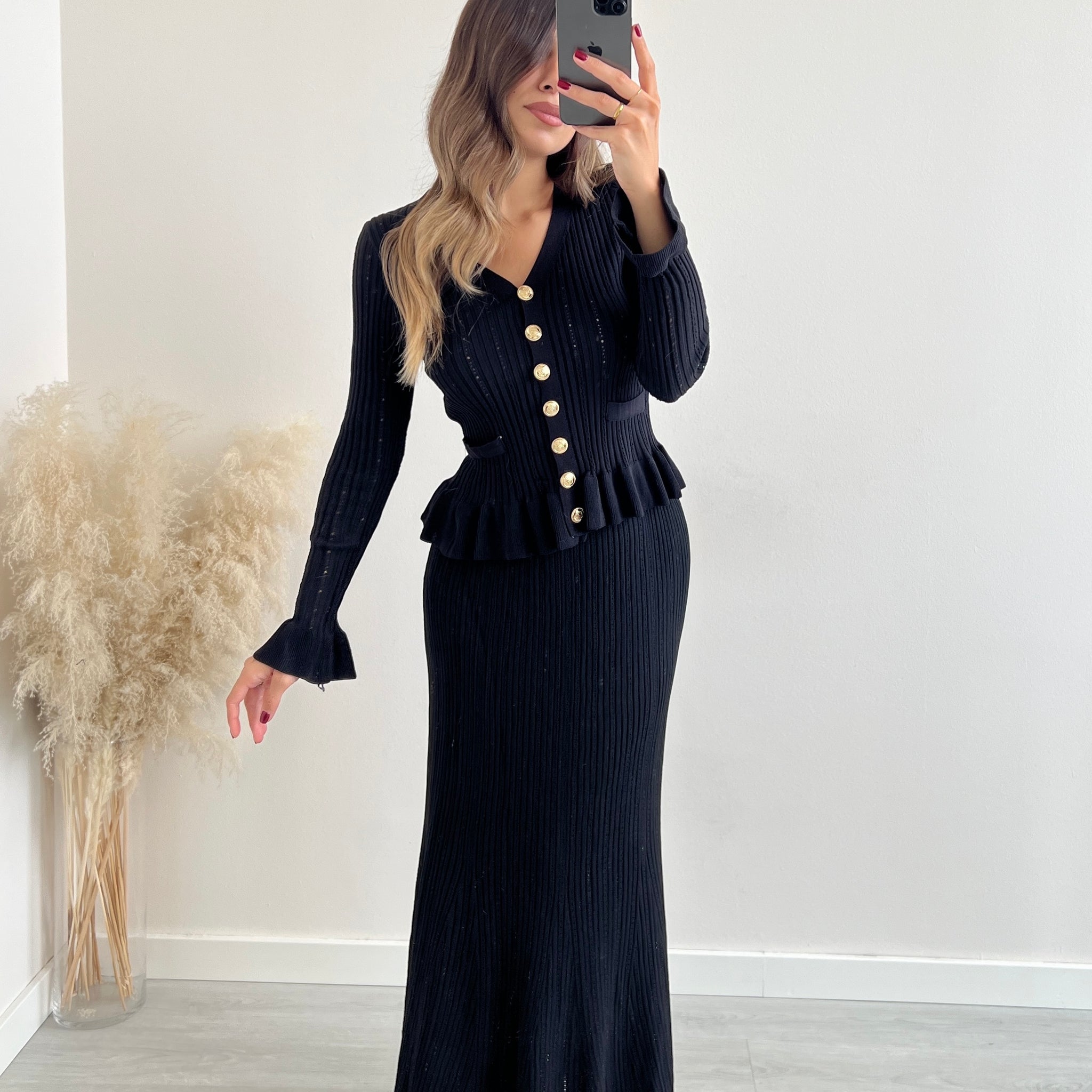 Set maglia con bottoni + gonna lunga in maglia nero