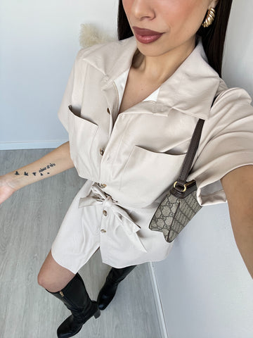 Abito in ecopelle beige