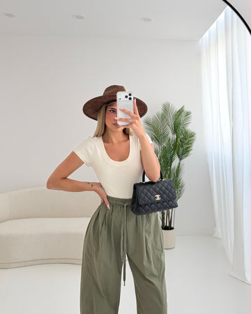 Maglia in cotone con scollo rotondo crema