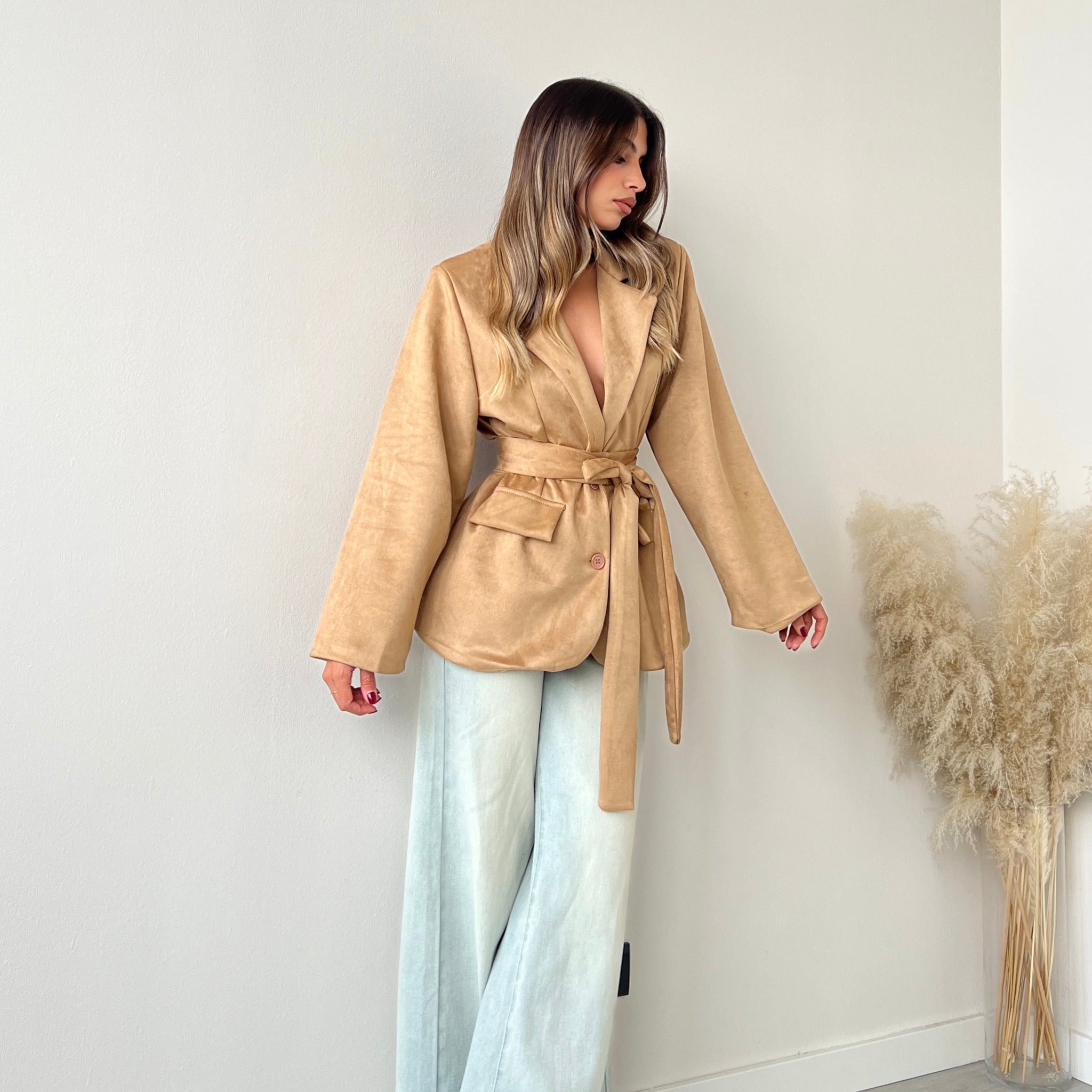 Giacca velluto con cintura camel