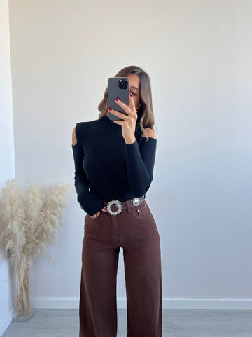 Maglia cut out sulle spalle nera