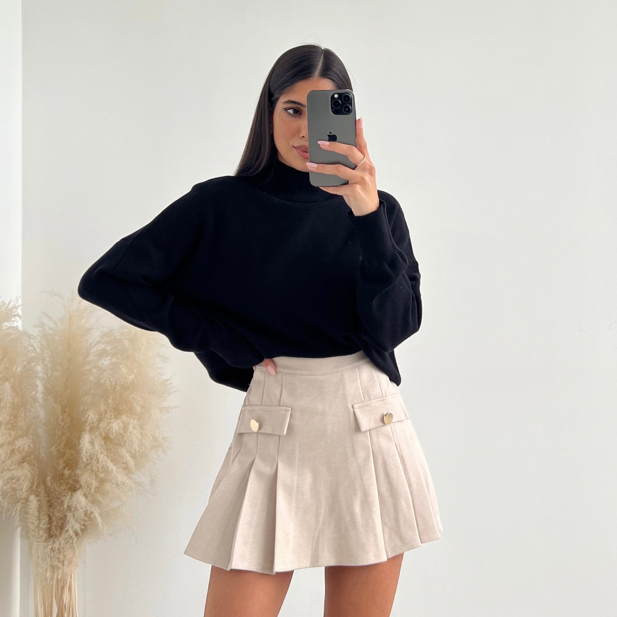 Short gonna plissè con bottoni beige