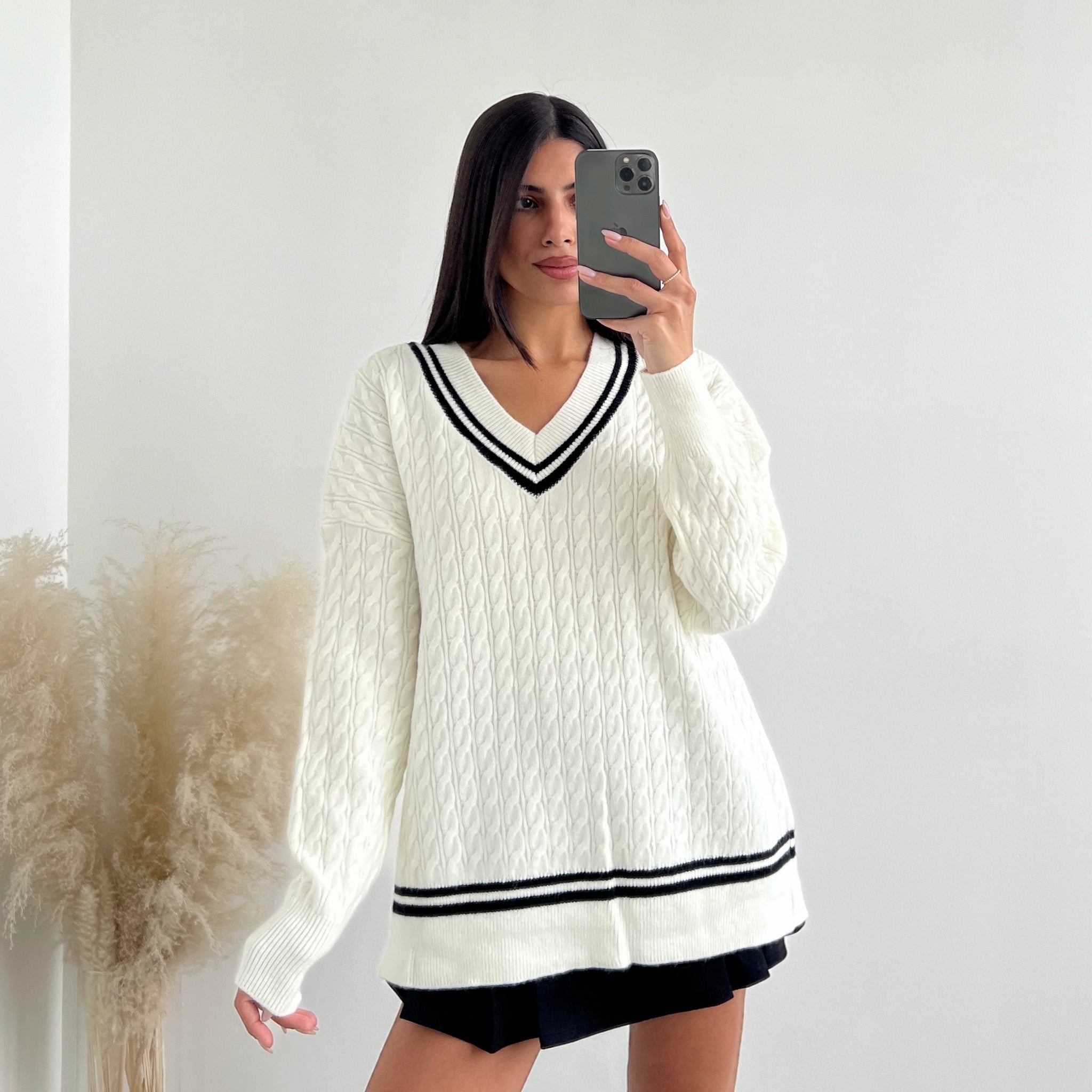 Pullover over con cappuccio finto bianco