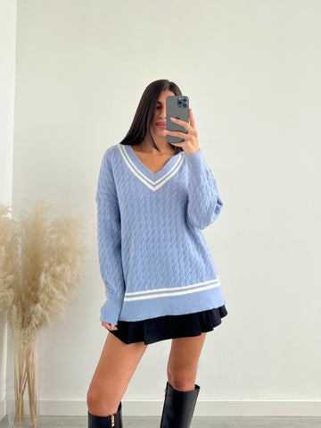 Pullover over con cappuccio finto celeste